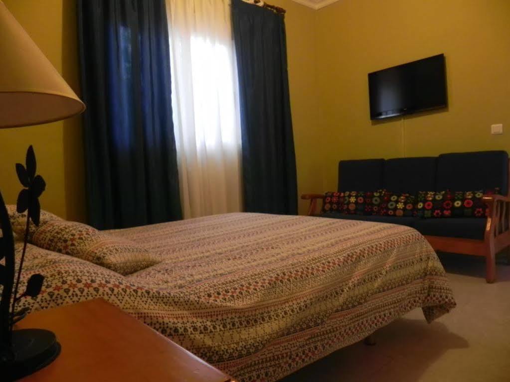 Hostal Playa Hidalgo Rota Extérieur photo